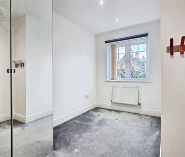 Thorpe Road, Staines-upon-Thames, Surrey, TW18 3HT - Photo 3