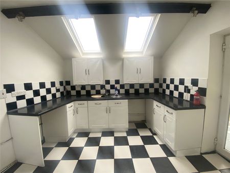 Kilmington, Axminster, Devon, EX13 - Photo 5