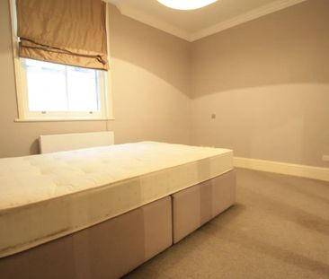 Room in a Shared Flat, Palace Gate, W8 - Photo 3