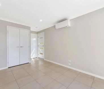 One Bedroom Modern Duplex! - Photo 1