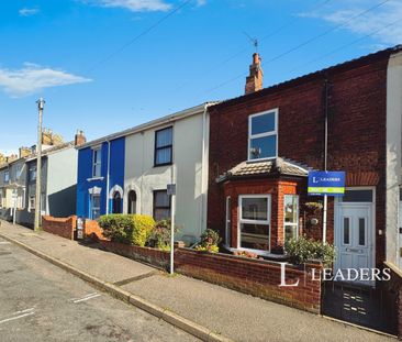 3 bedroom mid-terrace to rent 6 Princes Road, Lowestoft, NR32 - Photo 1