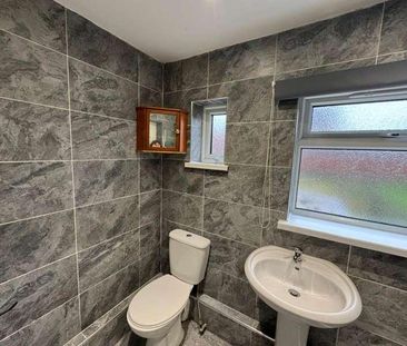 The Square, Grimsby, DN32 - Photo 4