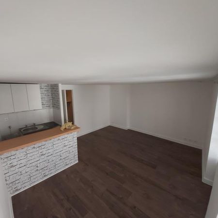 Location Appartement 1 pièce 26m² - Photo 3