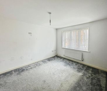 4 bedroom detached house to rent - Photo 3