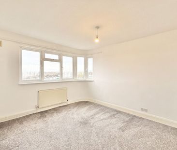 3 bed Flat Manners Corner, Manners Way, Southend-On-Sea, SS2 - Photo 4