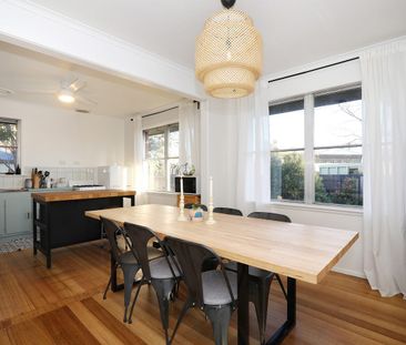 Charming home in prime Thomson location. - Photo 2