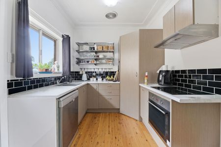 Convenient & Spacious Living in the Heart of South Windsor - Photo 2