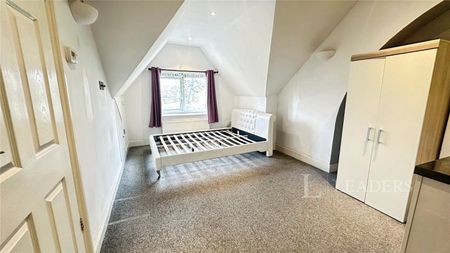 1 bedroom studio to rent Brantwood Road, Luton, Bedfordshire, LU1 - Photo 2