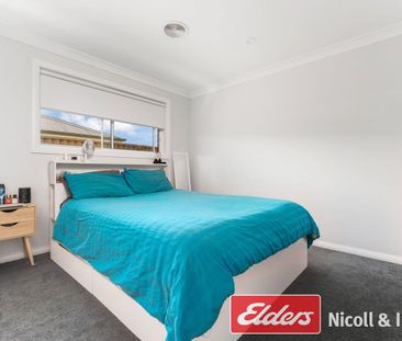 MODERN FAMILY HOME WITH LARGE BACK YARD! - Photo 6