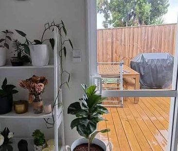 2 bedroom standalone home - Photo 5