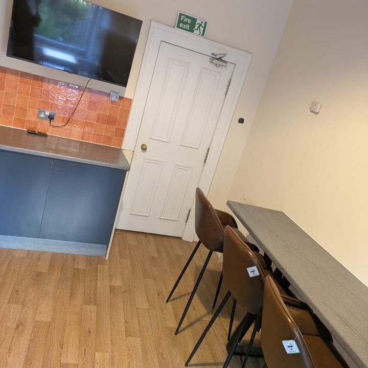 5 Bed Flat, Sauchiehall Street, G2 - Photo 1
