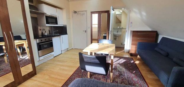 Studio to rent - Photo 1