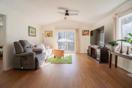 For Lease - 72 Brookheath Lane, Hamilton, Ontario - Photo 2