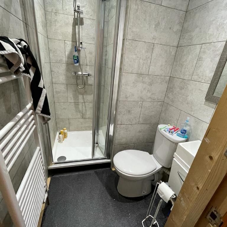 5 bedroom house share to rent - Photo 1