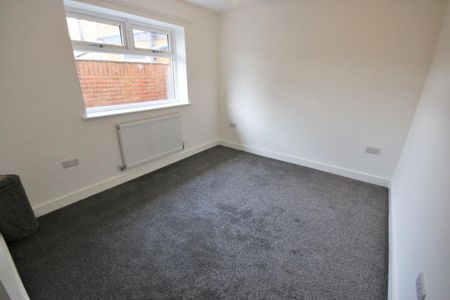 2 bedroom detached bungalow to rent - Photo 4