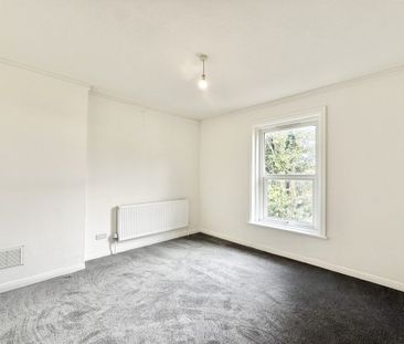 2 bed Flat Cossington Road, SS0 - Photo 4