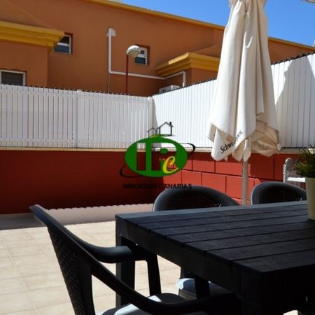 Renovierter Duplex Bungalow mit 1 Schlafzimmer und Große Terrasse - Photo 2