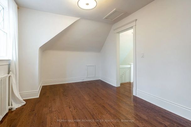 Detached Home For Lease | E9036091 - Photo 1