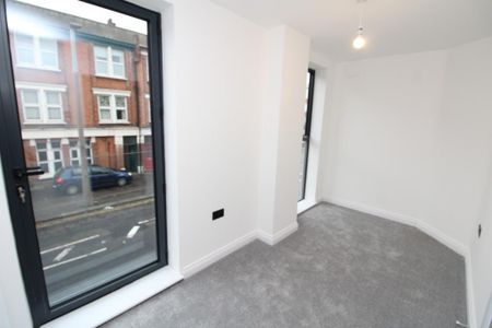 5 bedroom terraced house to rent - Photo 5