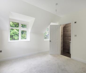Cranleigh Road, Guildford - 4 bedrooms Property for lettings - Seym... - Photo 4