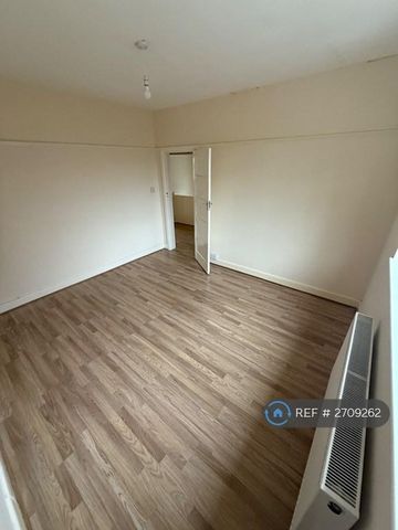 2 bedroom maisonette to rent - Photo 4