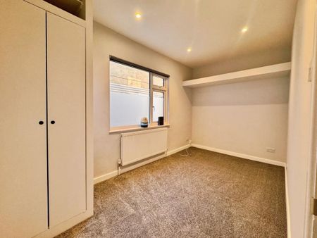 2 bedroom ground floor flat to rent - Photo 3