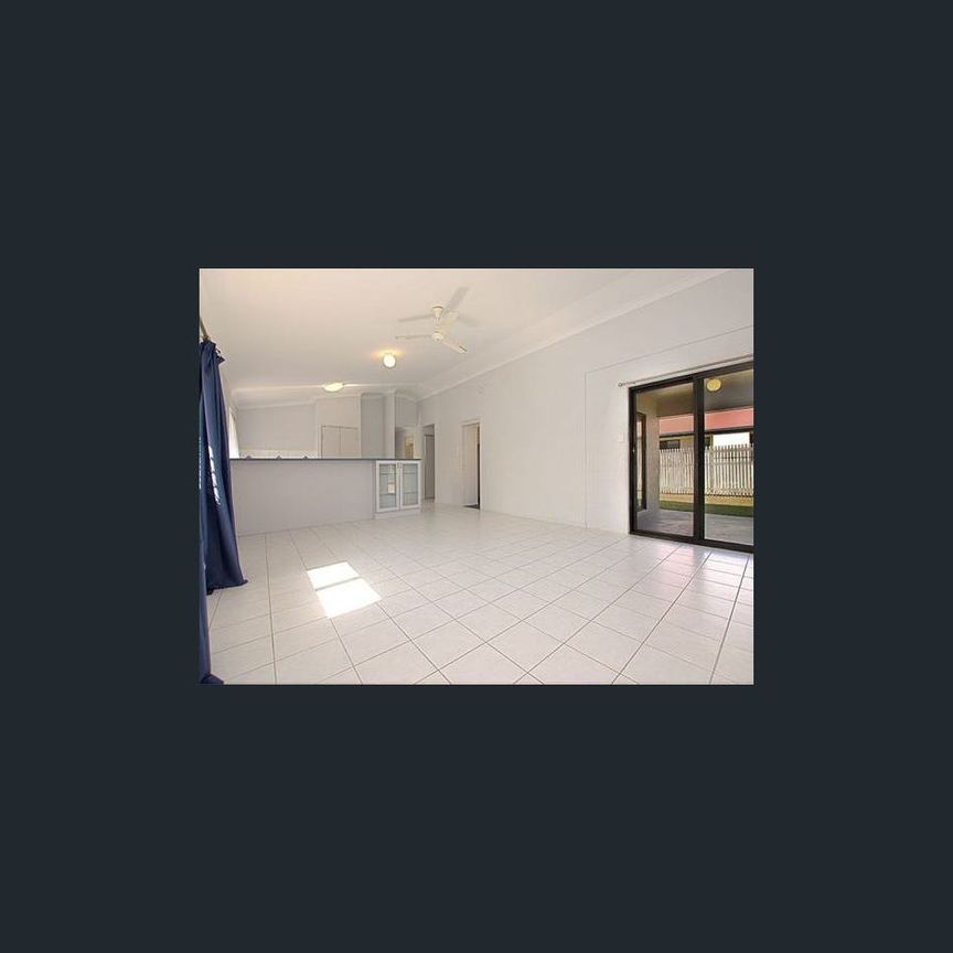 Relaxed Family Living in the Heart of Kirwan - Photo 1