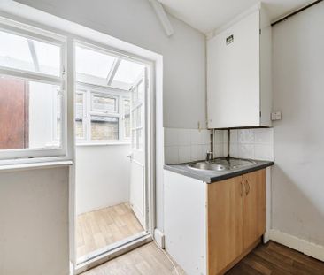 2 bedroom maisonette to rent - Photo 2