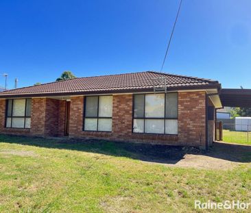 Well Located 3 Bedroom Home! - Photo 1