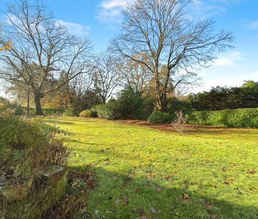 Knowl Hill, Woking, Surrey, GU22 7HL - Photo 5