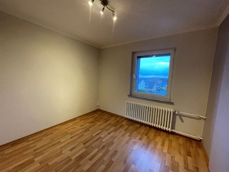 Großzügige 3-Zimmer-Wohnung mit Einbauküche in einem gepflegten 2-Familienhaus in Herringhausen - Photo 3