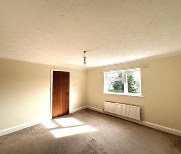 4 bedroom detached house to rent - Photo 4