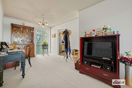 TOP-FLOOR WITH SPECTACULAR HARBOUR & CITY VIEWS - Photo 3