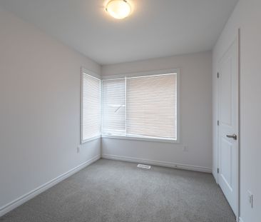 For Lease - 461 Blackburn Drive Unit# 110, Brantford, Ontario - Photo 4