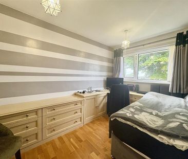 4 bedroom detached house to rent - Photo 3