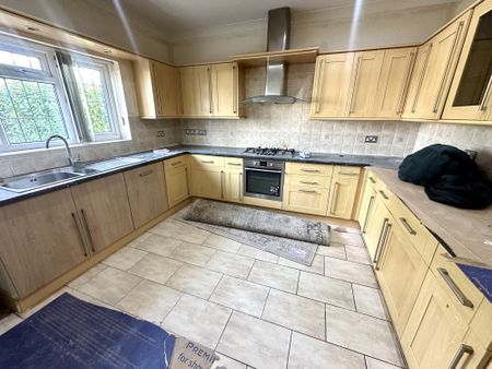 Sherborne Avenue, Greater London, UB2 - Photo 2