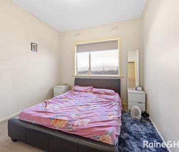 Centrally located! - Photo 2