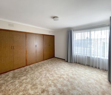 10 Adela Street, Wendouree - Photo 3