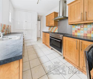 3 Bedroom Terraced House for Rent - Photo 6