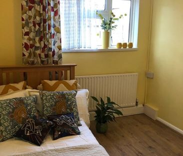 2 Bed Flat, East Street, SE17 - Photo 3