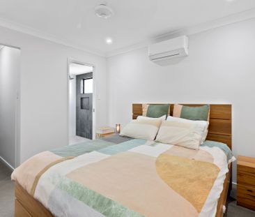 Absolutely Stunning home in the sought after Richmond Hills - Photo 1