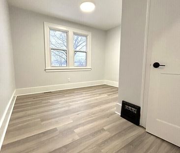 Fully Renovated 3 Bedroom, 2 Bathroom Main Floor Unit in South Walk... - Photo 3
