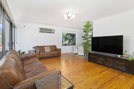 'Sea' Easts Beach - 4 bedroom home & more - Photo 5