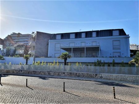 2 Bedroom Apartment with swimming pool, Monte Estoril, Cascais - Photo 3