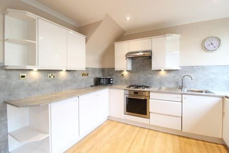 4 bedroom terraced house to rent - Photo 3