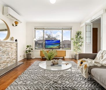 Charming 3-Bedroom Home with Great Natural Light in Thomastown - Photo 1