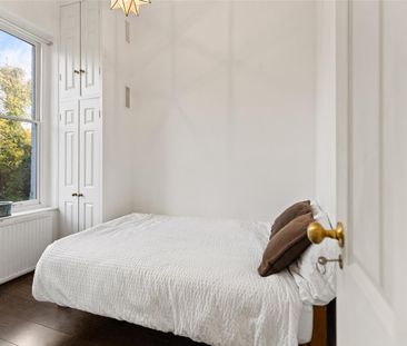 Greencroft Gardens, South Hampstead, London - Photo 4