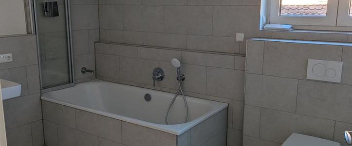 Familienwohnung mit Einbauküche und Balkon - Photo 1