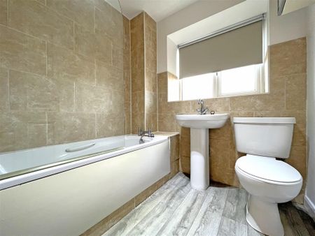 1 bedroom Terraced House to rent - Photo 2