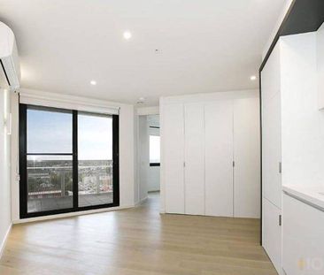 STYLISH APARTMENT | SECURE | PRIME LOCATION - Photo 2